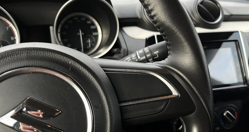 Suzuki Swift cena 52500 przebieg: 41252, rok produkcji 2020 z Wolbórz małe 631